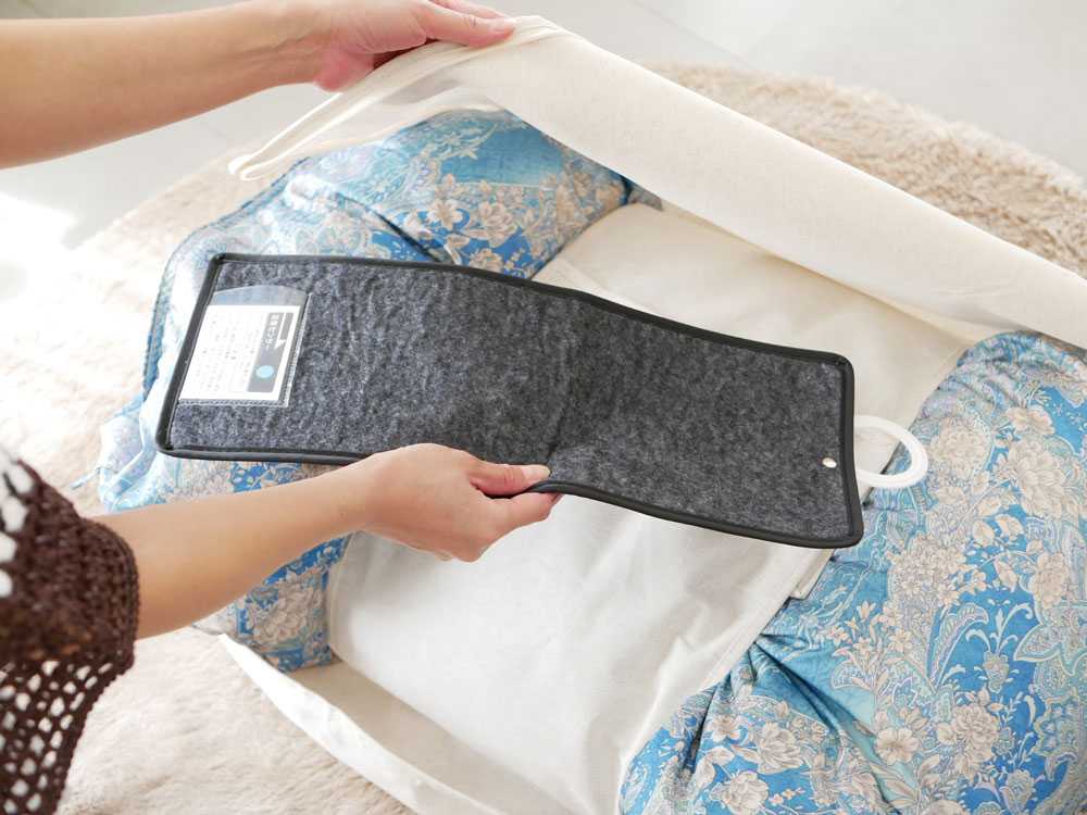 羽毛布団収納ケースと除湿シートのセット