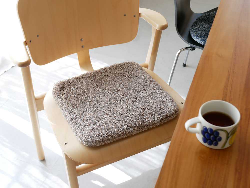 【＆NE/アンドエヌイー】洗える低反発シャギーチェアパッド