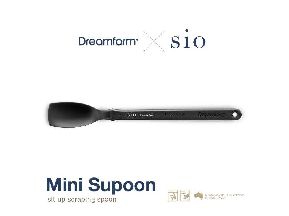 "ナイロン製のターナー、泡立て器、レードル、ミニスプーンのセット"