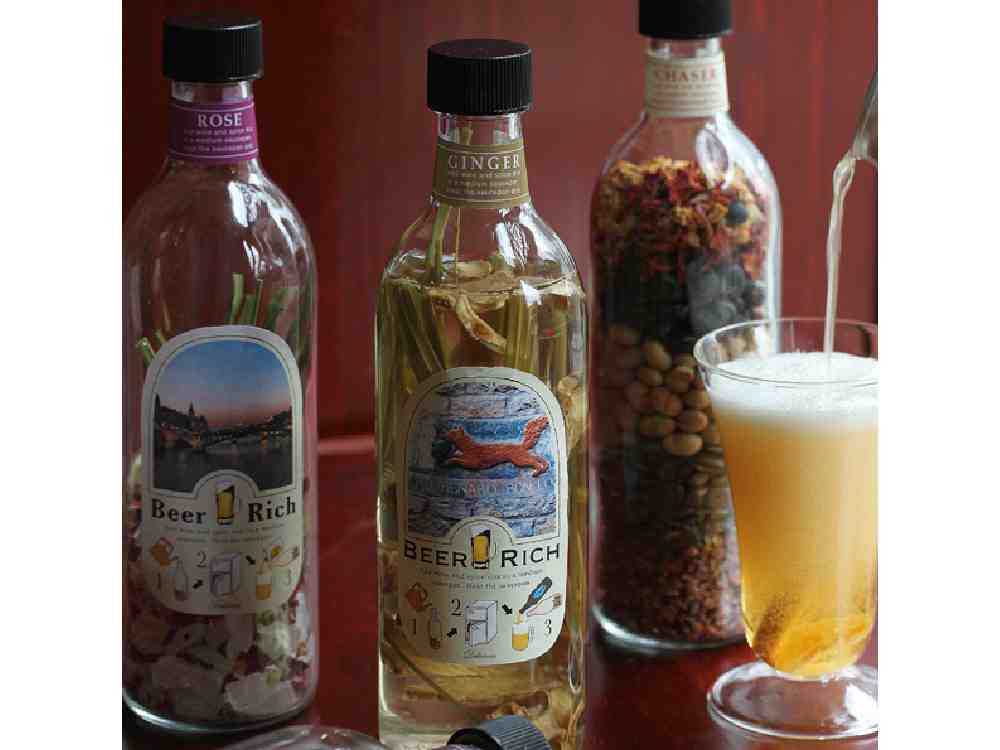 ビアリッチのアルコール飲料が入ったガラスボトル