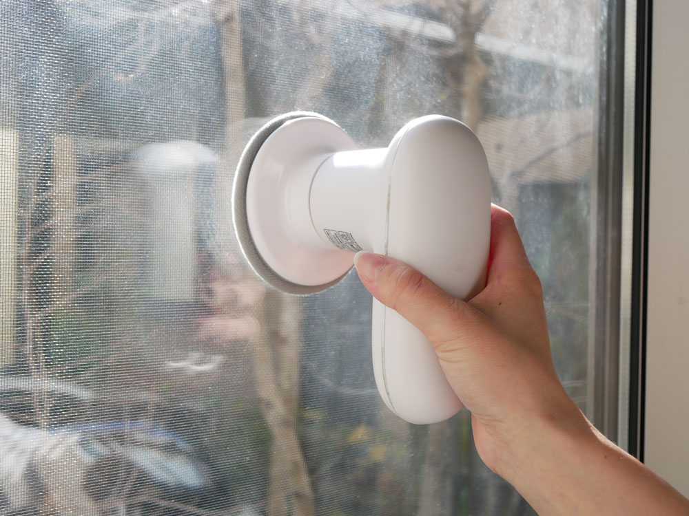 【±0/プラスマイナスゼロ】激落ちくん　コードレス電動ブラシ