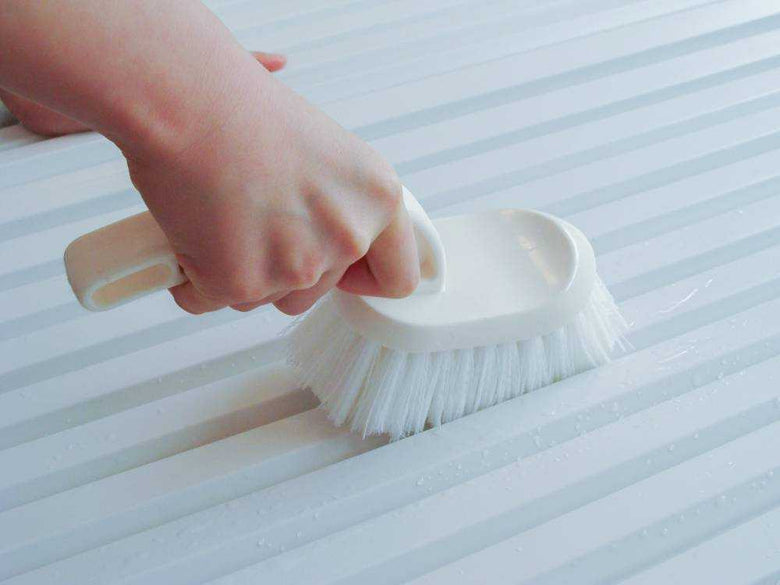 【ナチハマ】洗剤いらずのバスブラシ