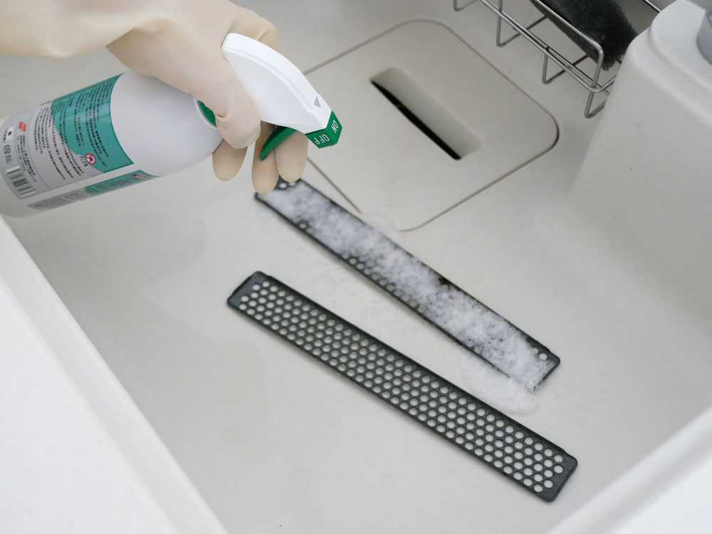 油汚れを浮かせて落とすゼロオイルクリーン