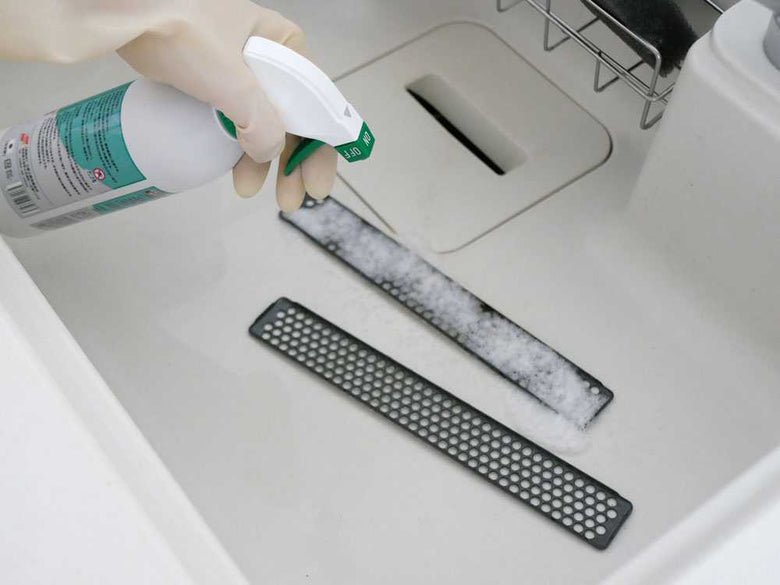 油汚れを浮かせて落とすゼロオイルクリーン