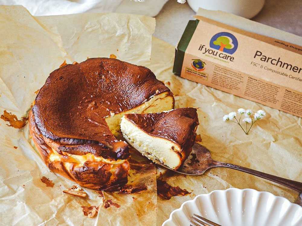 【if you care/イフユーケア】無漂白パーチメントベイキングペーパー  幅33cmｘ19.8m / 単品&ラージベイキングカップ２セットの仕様シーン3