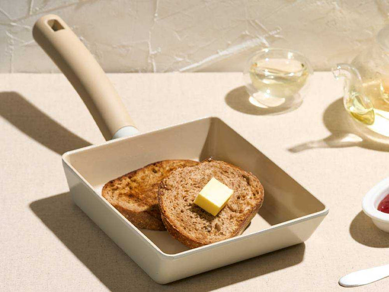 【TRUECOOK/トゥルークック】エッグパン＆フライ返しセット レギュラー ベージュの仕様シーン20