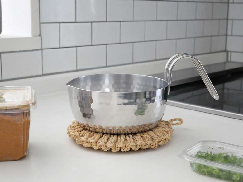 【彩式】持ちやすさにこだわった雪平鍋