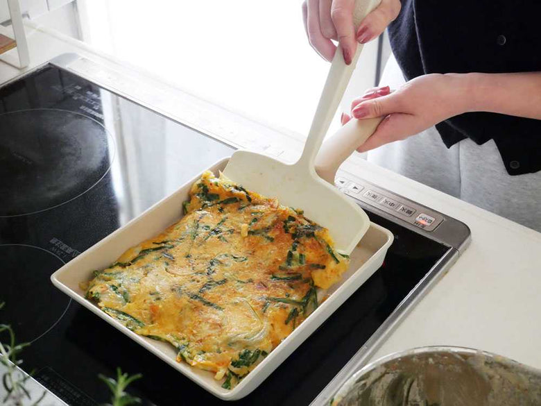 【TRUECOOK/トゥルークック】エッグパン＆フライ返しセット レギュラー / ベージュ＋キレッキレボウルの仕様シーン8