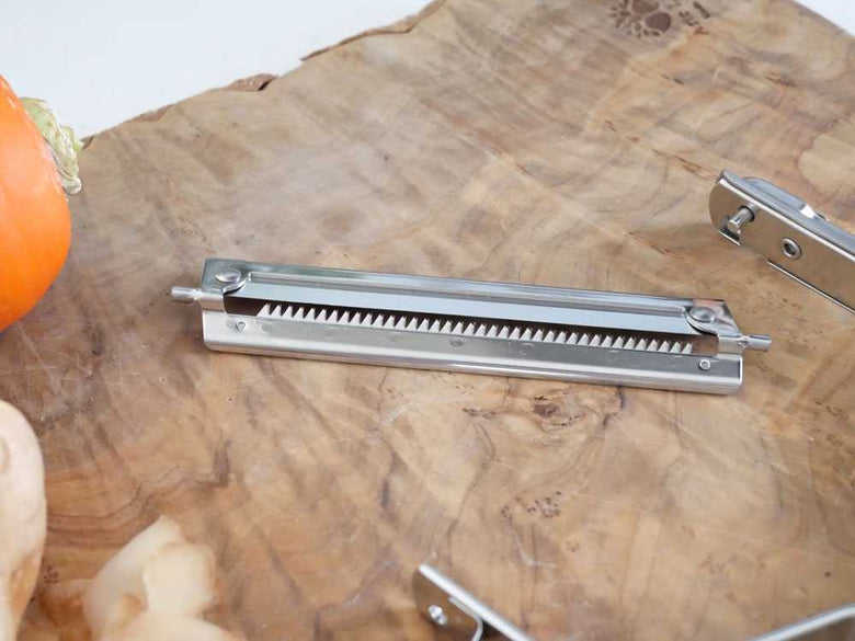 ≪単品・替え刃≫ワンタッチで替え刃交換！1本3役　ニュースピードピーラー