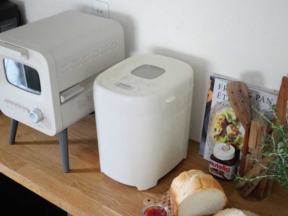 【siroca/シロカ】おうちベーカリー ベーシックプラス 本体 / ホワイト《贅沢食パンミックス付き - HinataLife特別セット》の仕様シーン1