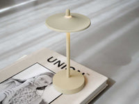 サンドベージュ