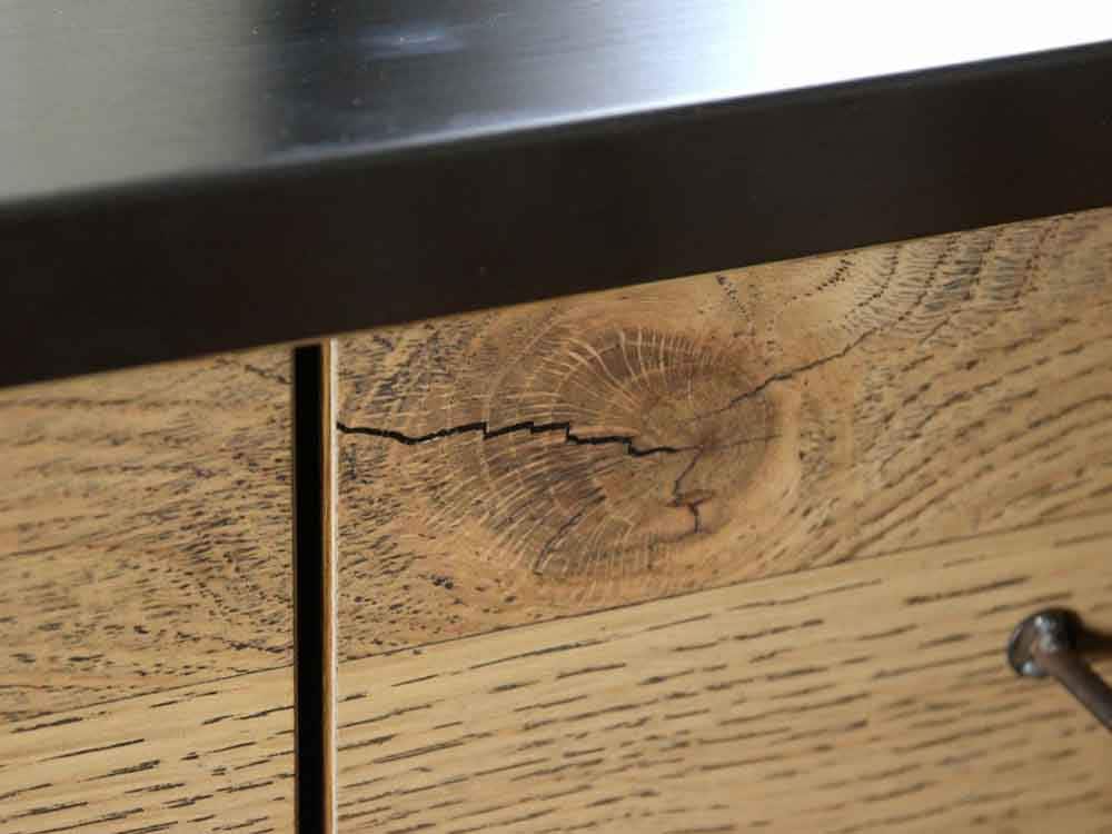 オーク無垢材とスチールのキッチンボード