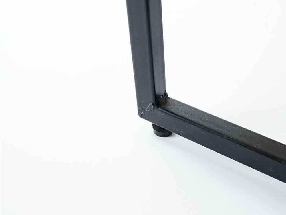 黒塗装スチール脚のオーク無垢材ダイニングテーブル