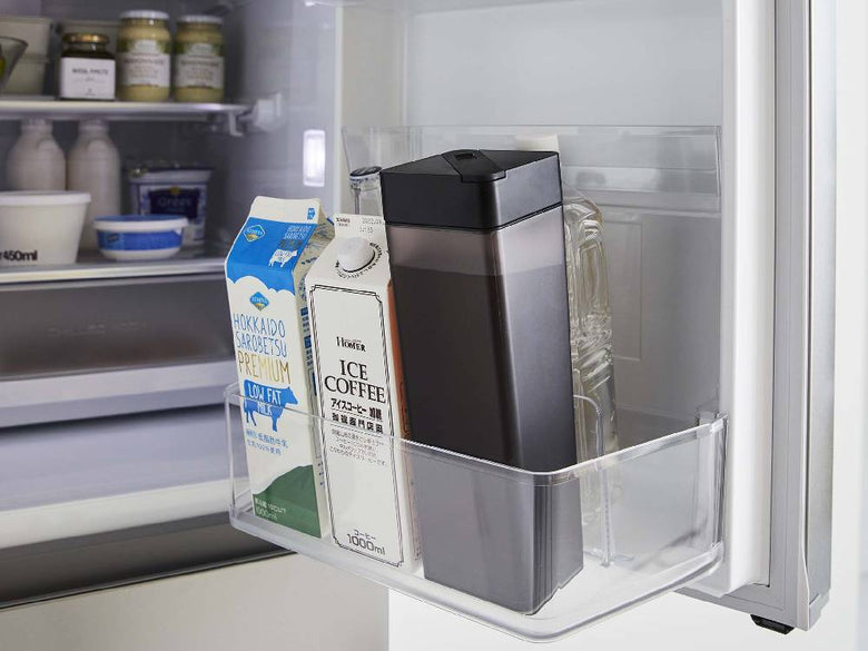 towerタワーの倒して置ける黒色冷水筒