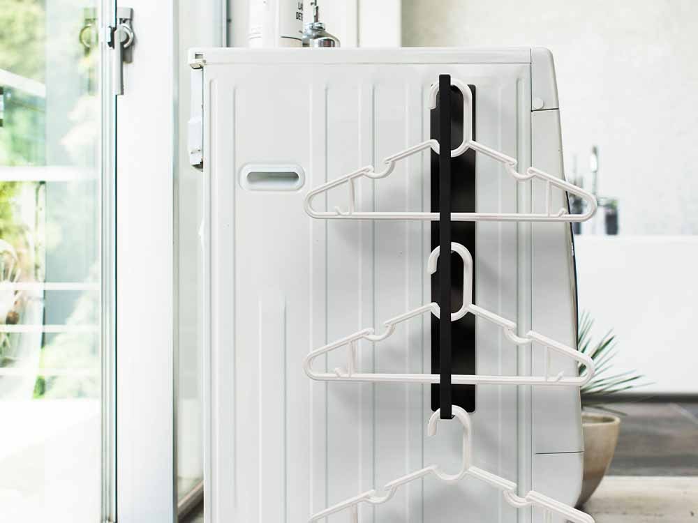 YAMAZAKI/towerの2段マグネット洗濯ハンガー収納ラック、スチール製でアルミ風デザイン