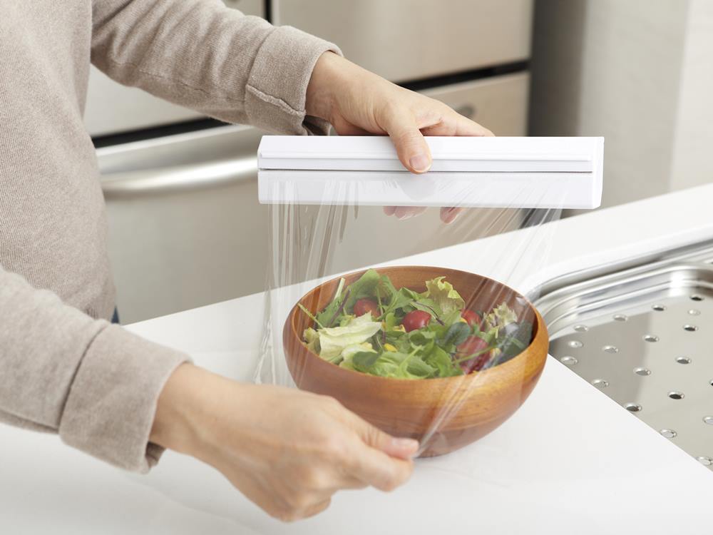 イデアコマグネット付きラップホルダーと食材