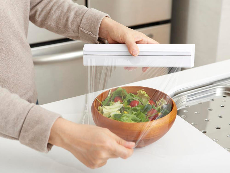 イデアコマグネット付きラップホルダーと食材