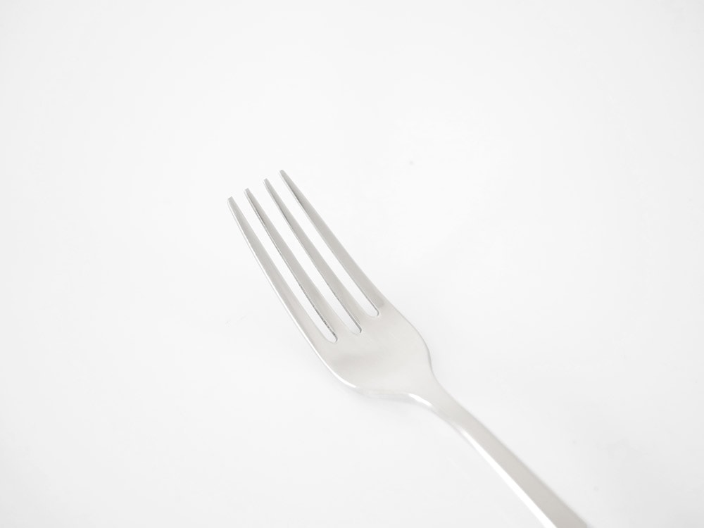燕振興の白いステンレスフォーク