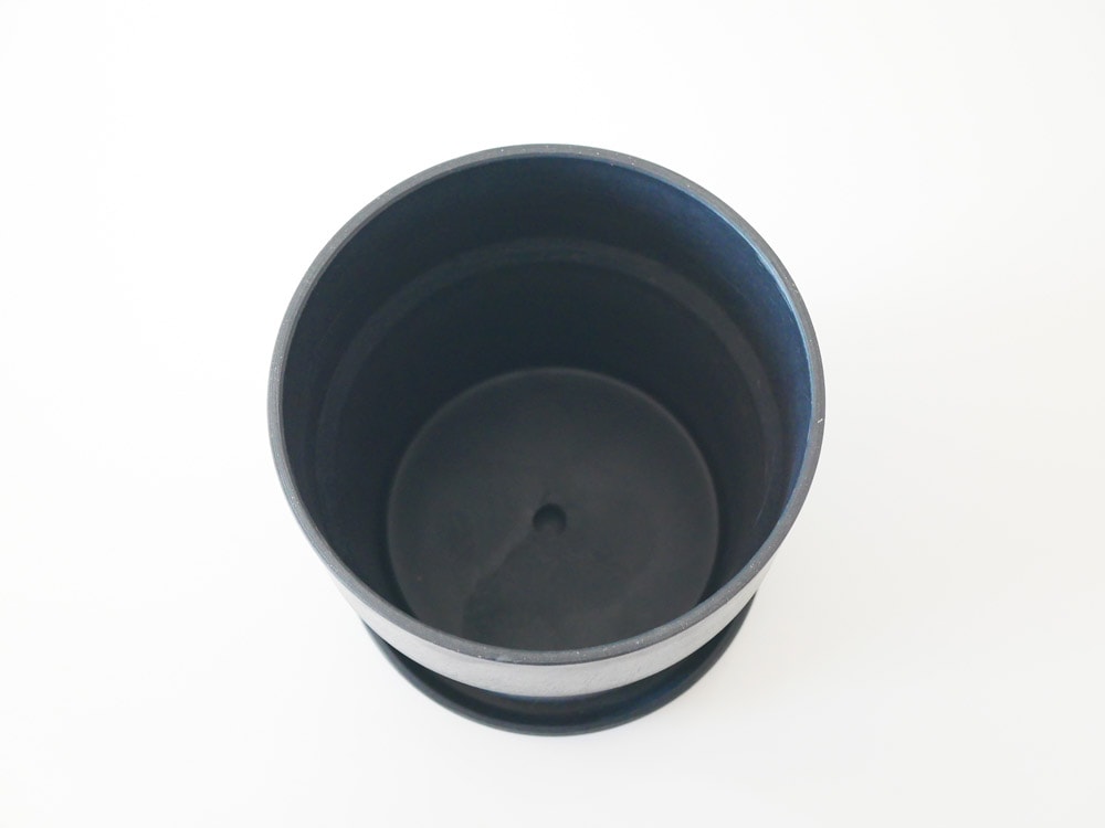 ポッシュリビングのシルバー製アーバンプランツポット