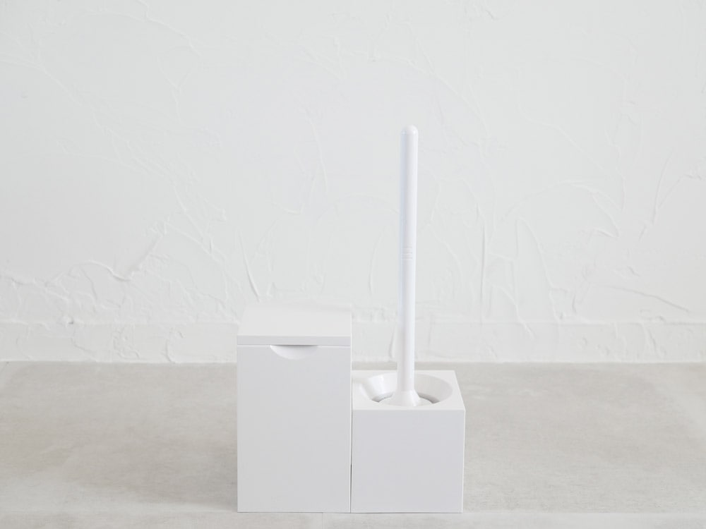 マーナ製のABS樹脂トイレポット