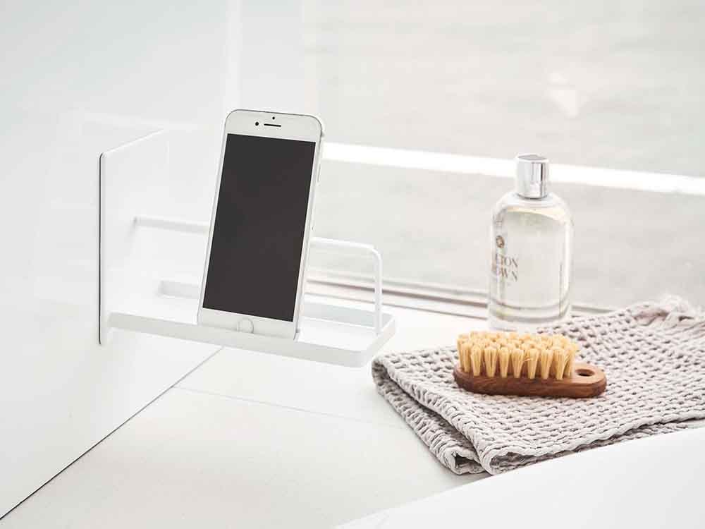 バスルーム用マグネットスマートフォンスタンド