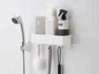 浴室に設置されたYAMAZAKIタワーマグネットストレージラック