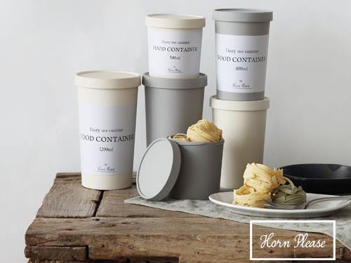 Horn Pleaseの透明プラスチック製ECOキャニスターと蓋がパッケージ入りで展示されている写真