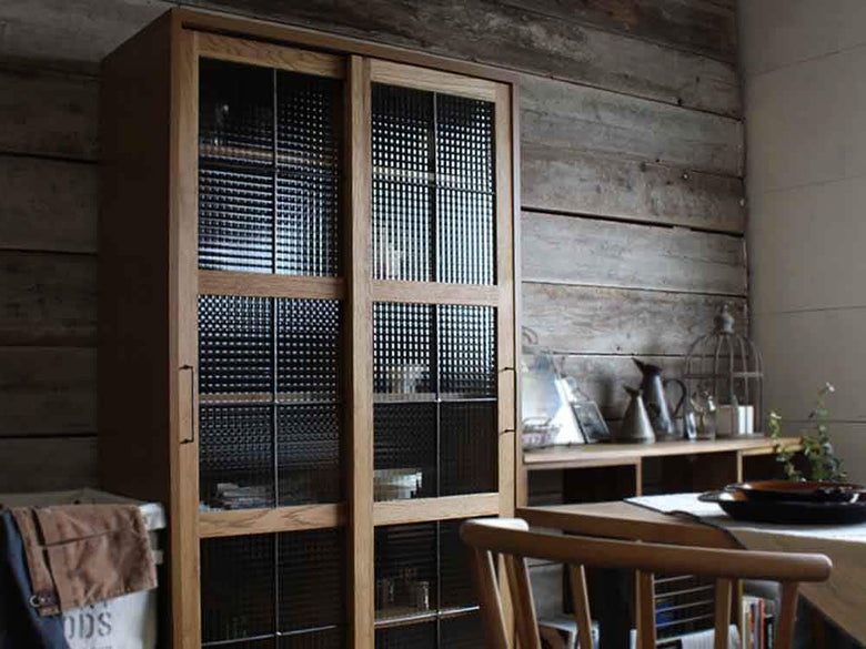 adepecheのオーク材スライドガラスキャビネット