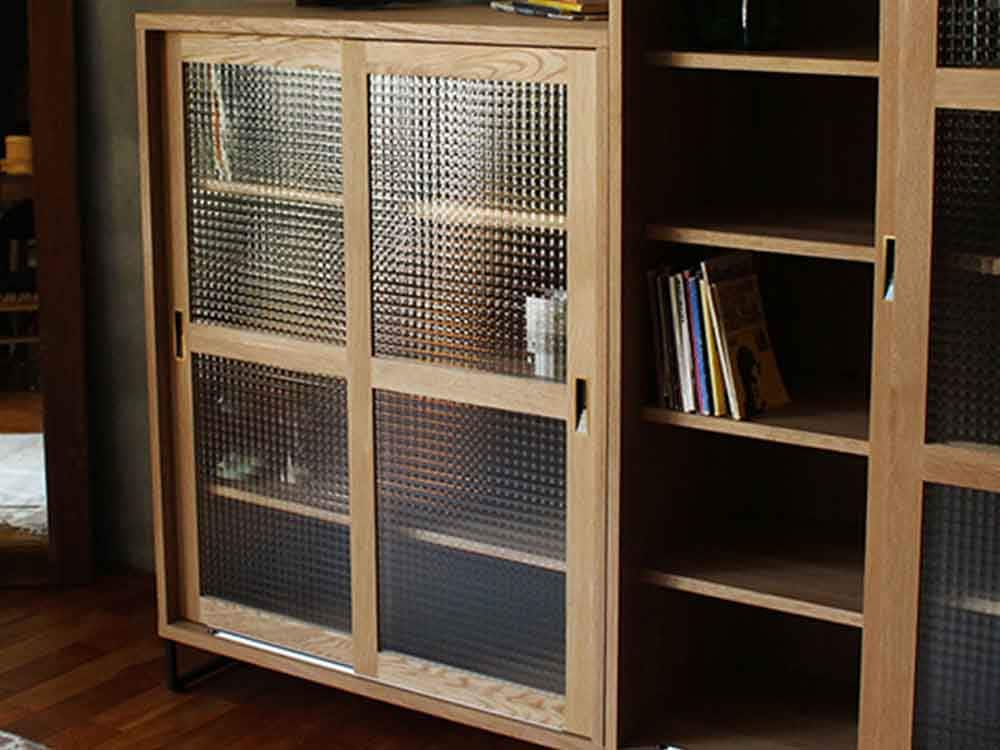 オーク無垢スライドガラスキャビネット