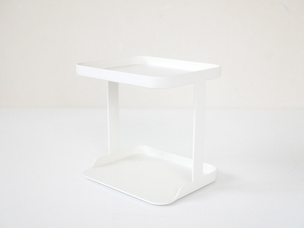 マーナGOODLOCK調味料ラックに並べられた食器