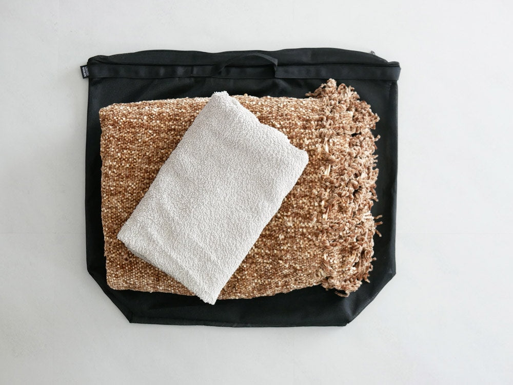 sarasa designのバッグタイプランドリーネット、ポリエステルとラテックス素材で大型の洗濯用ネット