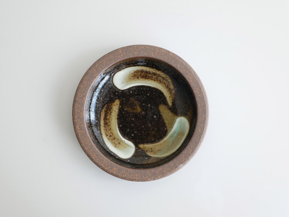 アデペシュの陶器製OTOHAプレート