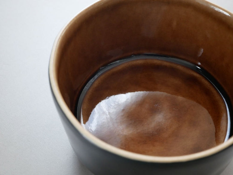 コスタノヴァのストーンウェア製フッテッドボウル