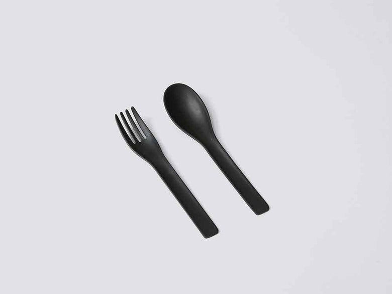 ピンク色のバンブーメラミン製スプーンとフォークのセット