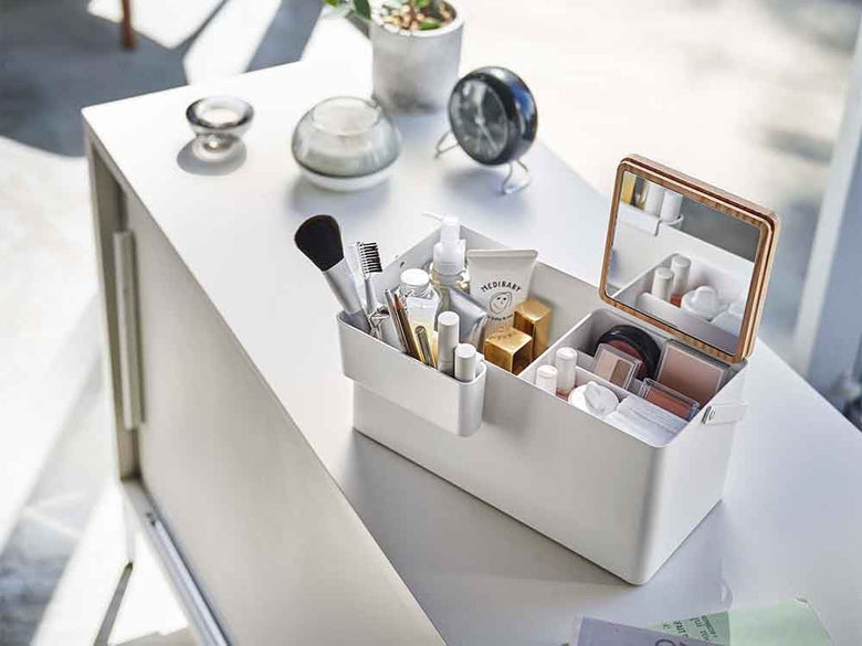 銀色のYAMAZAKIタワーメイクボックス