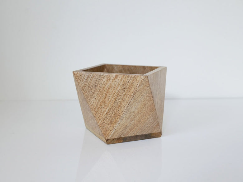 ポリゴン形状のマンゴーウッド製ポットカバー