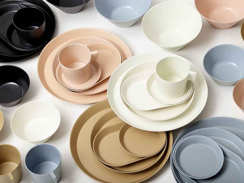 ideacoのオーバル皿、竹パウダーとメラミン製