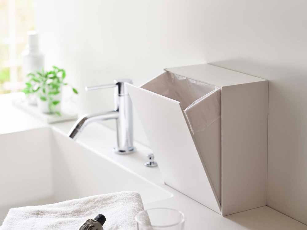 YAMAZAKI/towerのウォールダストボックスが浴室に設置