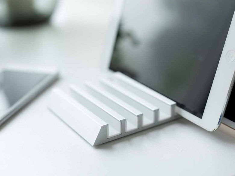 YAMAZAKI Tower製タワー型タブレットスタンド