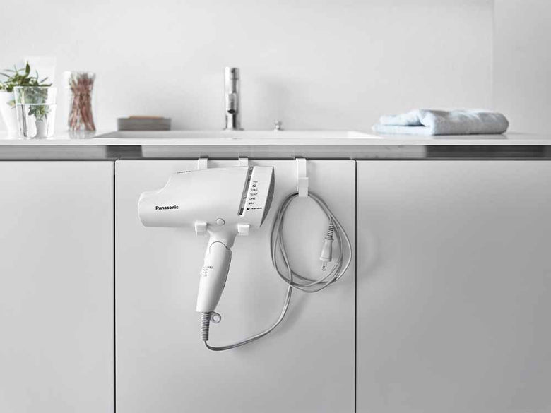 YAMAZAKIタワーの銀色ドライヤーハンガー