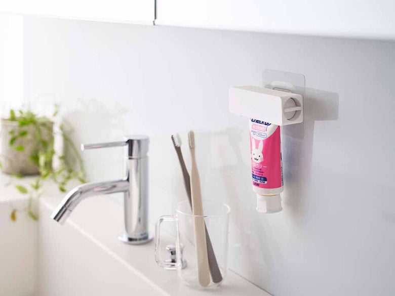 タワーのフィルムフック 歯磨き粉チューブホルダー
