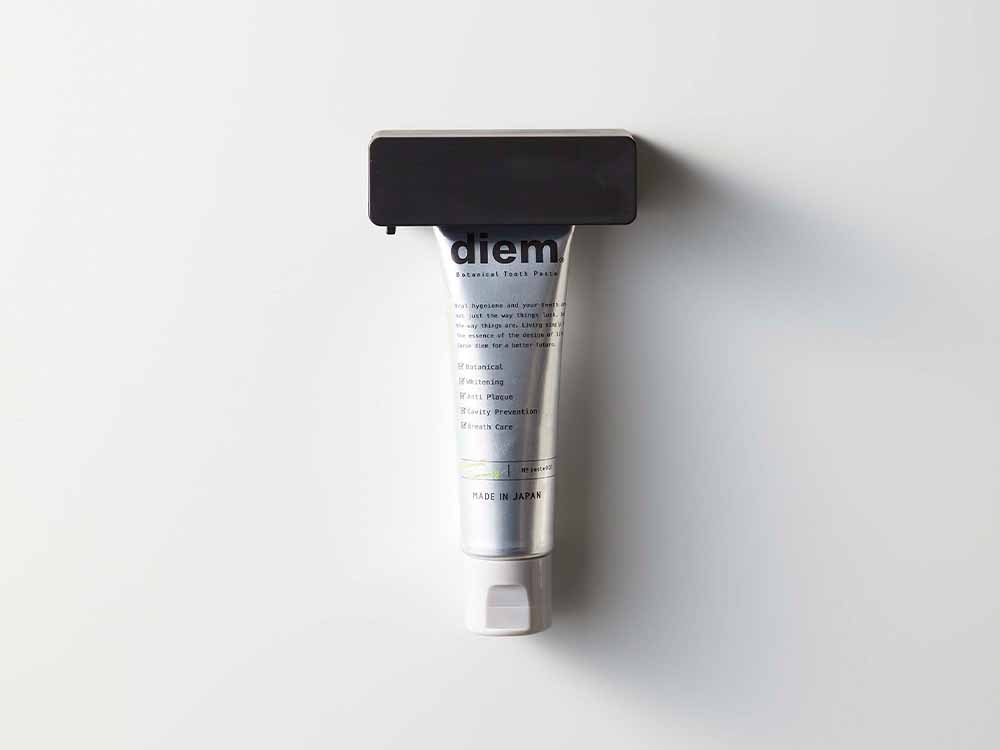 マグネット式歯磨きチューブホルダー