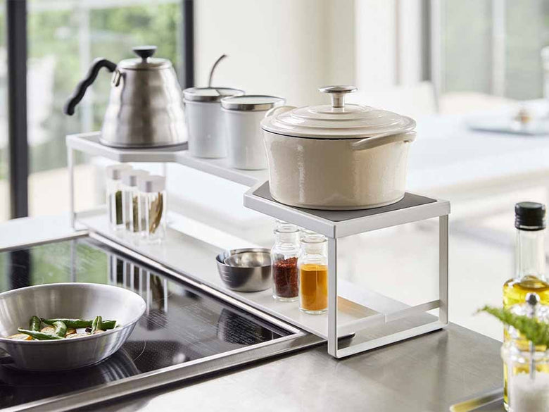 排気口カバー付きコンロ奥ラック