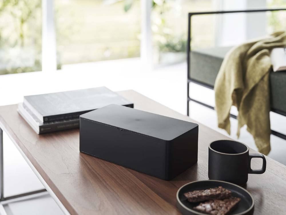 山崎タワー製の蓋付きプラスチックティッシュケース