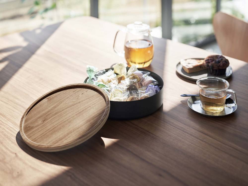 RINブランドの蓋付きラウンド収納ケース