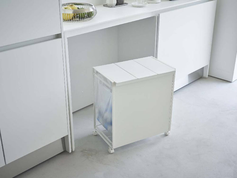 グレーの蓋付きスチール製分別ダストワゴン