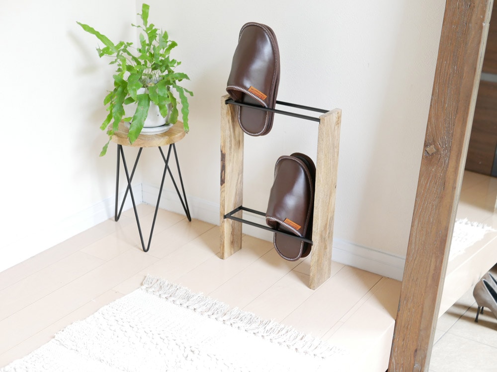 アイアンとマンゴーウッドのスリッパラック