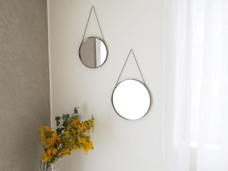 SO-Q STYLEのハンギングミラーと照明器具