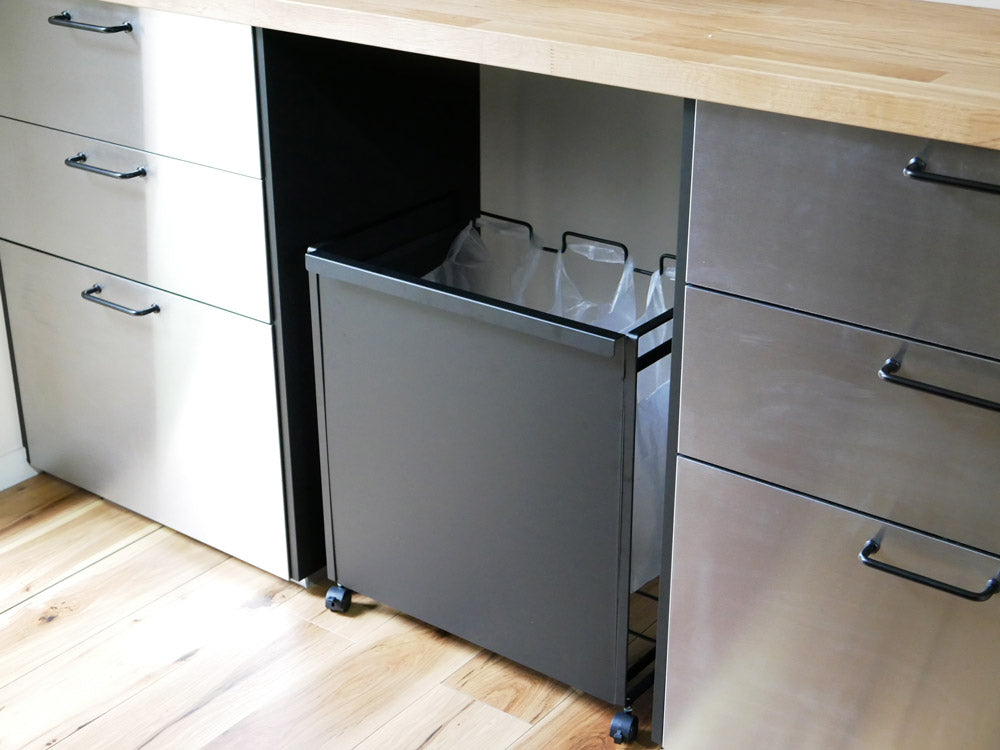 スチール製の目隠し分別ダストワゴン