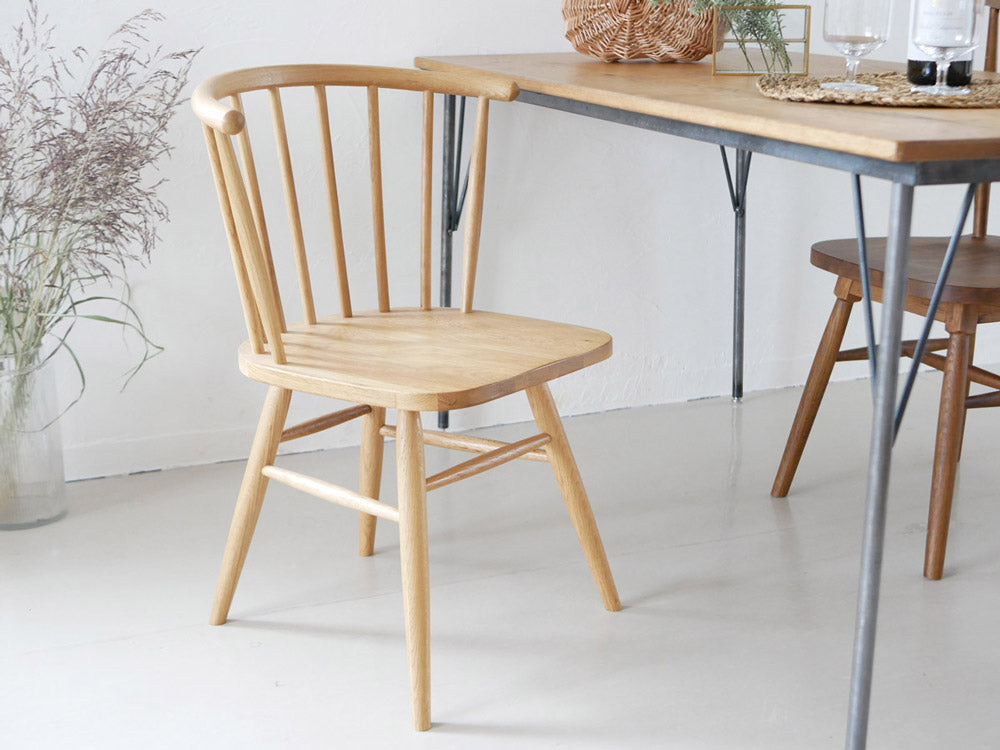 adepecheのハーフラウンドチェアと他商品が写った画像